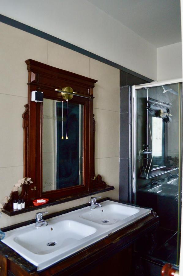 Saint Charles & Coliving